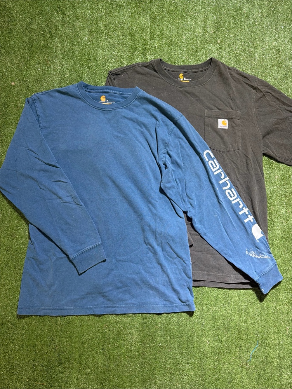 (2) Carhartt Long Sleeve Men’s Medium Original Fit